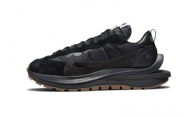 Nike Vaporwaffle sacai Black Gum